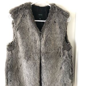 Aritzia Talula fur vest